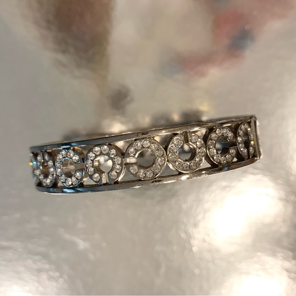 🤍✨COACH NWOT STUNNING SILVER CRYSTAL LATTICE BANGLE EYECATCHING DESIGN PRISTINE - Picture 2 of 5